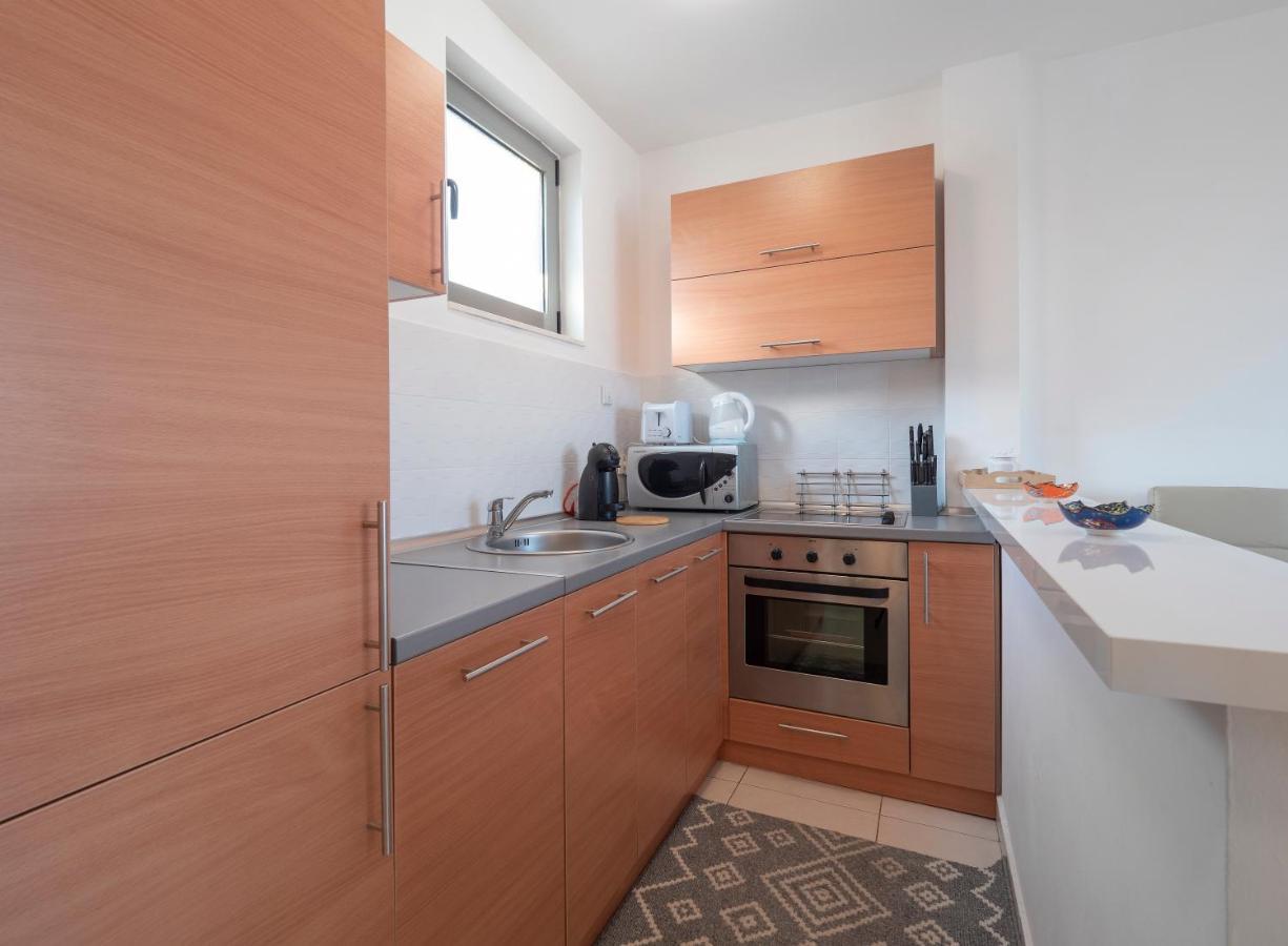 Sea View Two Bedroom Family Apartment With Pool - Sunset Ivanovici Бечичи Экстерьер фото
